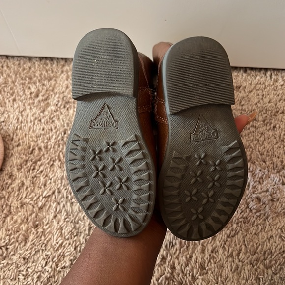 Brown rider boots purchased from kohls this winter.  Barely worn - Picture 5 of 5